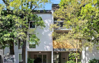 Spacious & Modern 1 Bedroom Condo