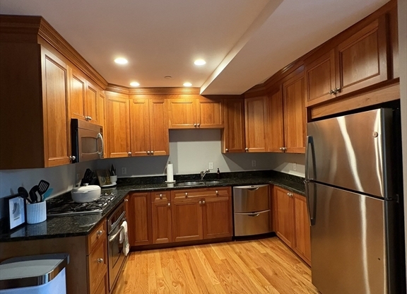 23 HENCHMAN ST