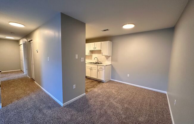 2 beds, 2 baths, 1,010 sqft, $1,298, Unit B3-201