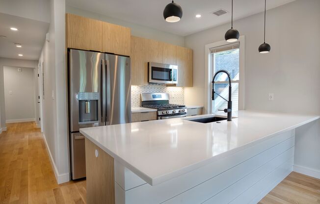 Newly Renovated - Central AC - Patio - Close to T