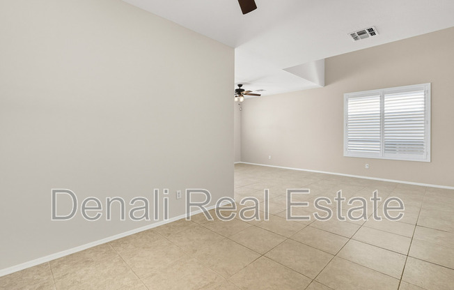 226 E REDWOOD LN
