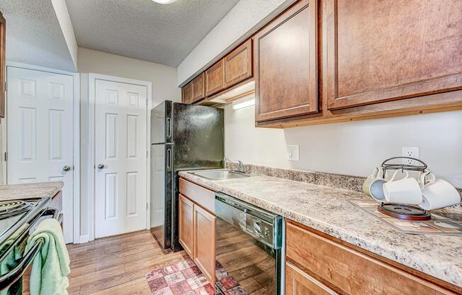 2 beds, 2 baths, 988 sqft, $1,424