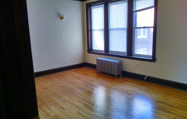 2 beds, 1 bath, $1,550, Unit 4846-2N