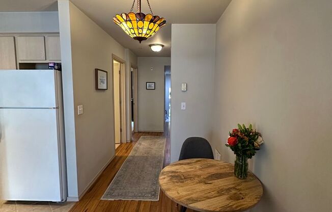 1 bed, 1 bath, $2,095, Unit # 201