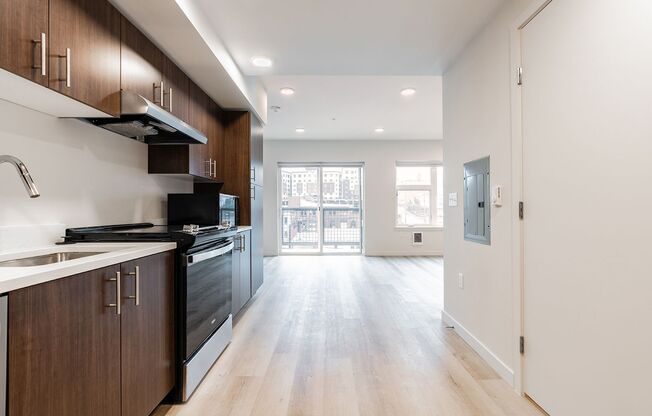 Studio, 1 bath, 491 sqft, $1,325, Unit 825 - ADA