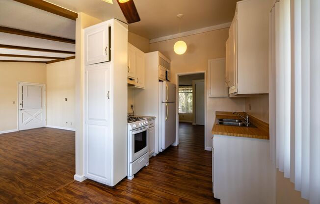 2 beds, 1 bath, 772 sqft, $2,595, Unit 530-4