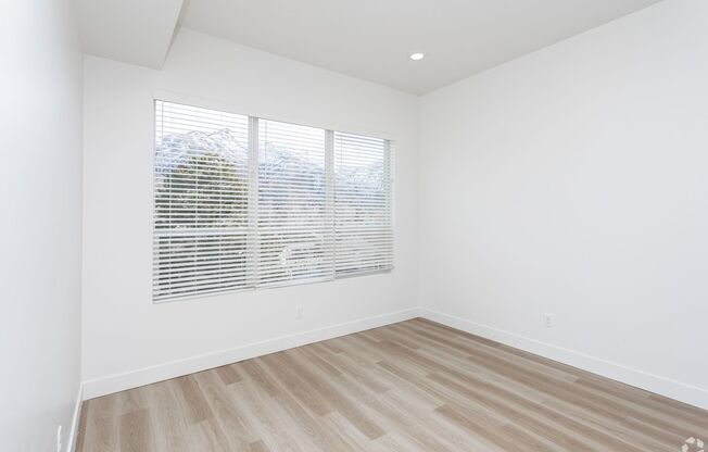 1 bed, 1 bath, $1,250, Unit 106