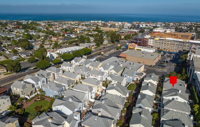 BEAUTIFUL, BRIGHT & AIRY, 3BR2.5BA TOWNHOME ON THE WESTERN-MOST CORNER/END OF THE EXCLUSIVE 1800 PCH COMMUNITY ABOVE RESTAURANTS, STOREFRONTS & JUST A FEW BLOCKS TO HOLLYWOOD RIVIERA & BEACH!