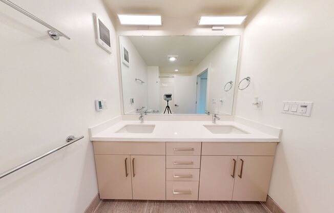 2 beds, 2 baths, 980 sqft, $2,845, Unit 202