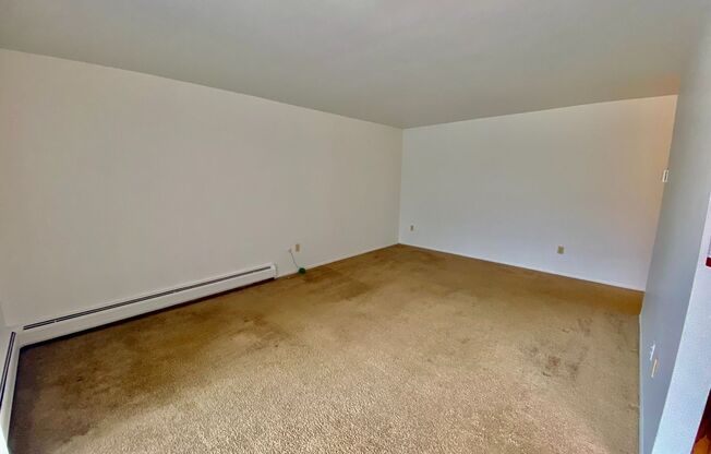 1 bed, 1 bath, 800 sqft, $1,195, Unit 17