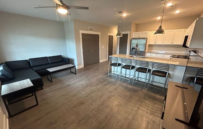 4 beds, 4.5 baths, 1,600 sqft, $1,030, Unit 407 Minter Way-201 - D