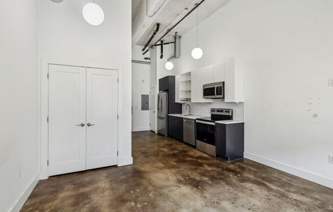 Studio, 1 bath, 369 sqft, $1,100, Unit Unit 310