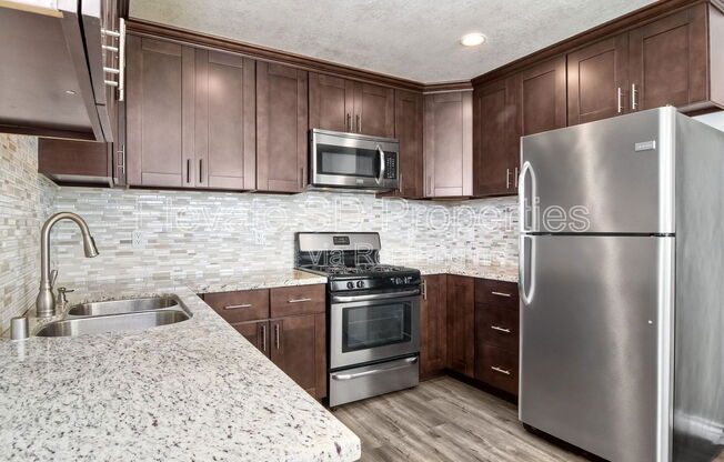 2725 G ST
