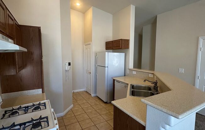 Spacious 2 Bedroom Townhome with Garage