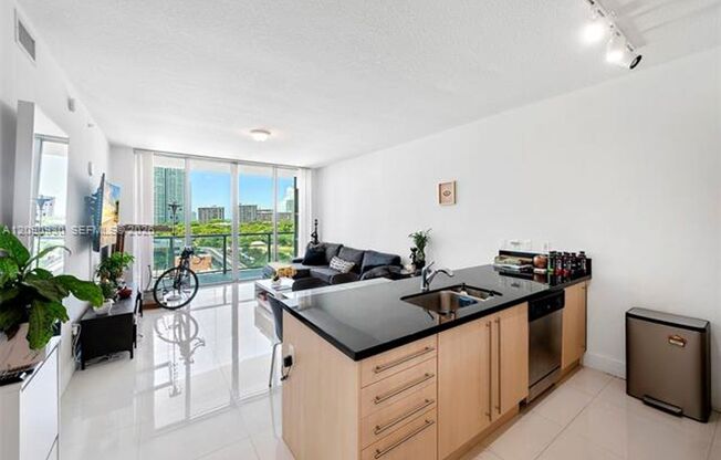 1 bed, 1 bath, $3,000, Unit # 1202 S