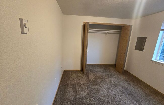 2 beds, 1 bath, 875 sqft, $1,295, Unit 127-75