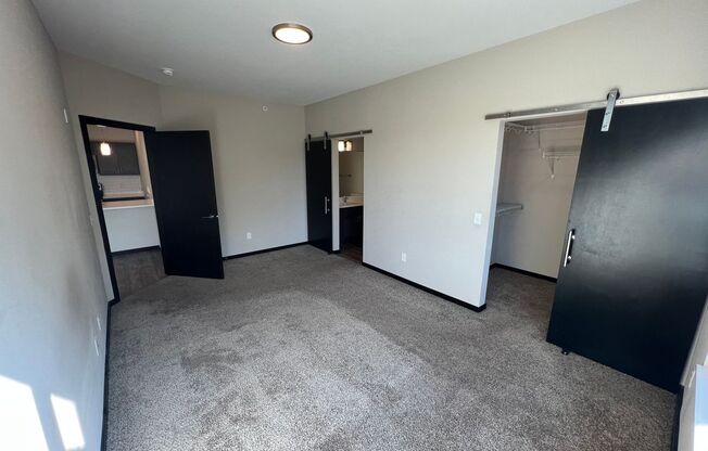 3 beds, 2.5 baths, 1,421 sqft, $2,500, Unit 102