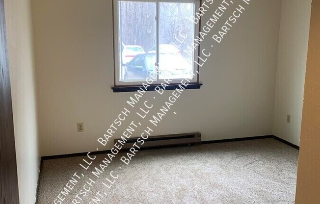 4325 N 104 ST