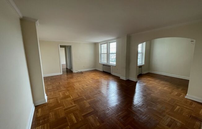 1 bed, 1 bath, 768 sqft, $1,450, Unit Royal York 809