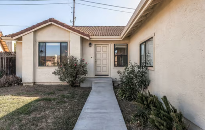 $4100-This is a 1,552 SQFT Single Family Home