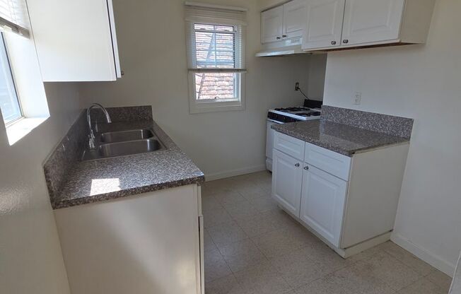 Spacious unit by Americana/Galleria