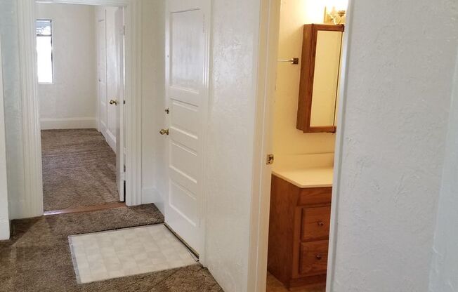 2 beds, 1 bath, $1,125, Unit 1130 #4