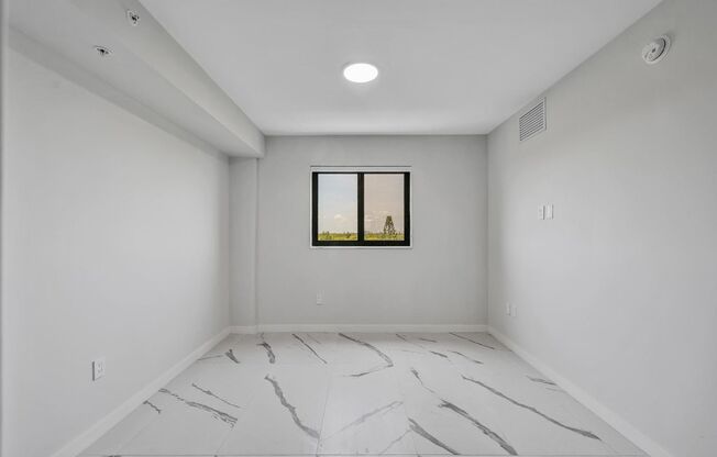 2 beds, 2 baths, 901 sqft, $2,861, Unit 606