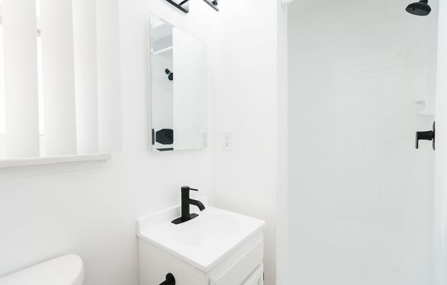 Studio, 1 bath, 325 sqft, $2,198, Unit 16
