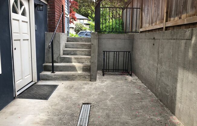 Large Private Bedroom / Furnished! Beautifully Renovated Shared Irvington Apartment Home!