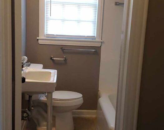 1 bed, 1 bath, $650