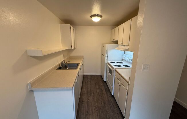 2 beds, 1 bath, 825 sqft, $1,245, Unit 233