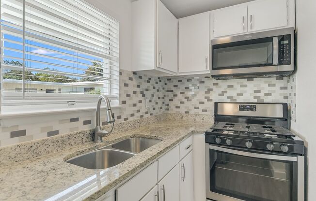 1 bed, 1 bath, 694 sqft, $1,075, Unit 226