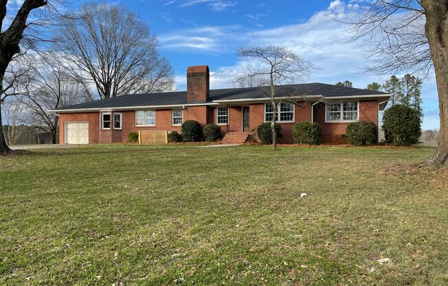 Executive 3/3 House in Coosa on Acreage $1,995