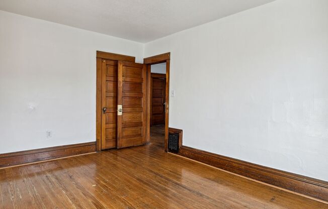 4 beds, 1 bath, 1,633 sqft, $2,495, Unit 1017 W. 14th Ave.