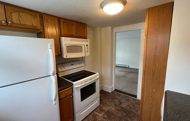 2 beds, 1 bath, 525 sqft, $1,600, Unit 49D