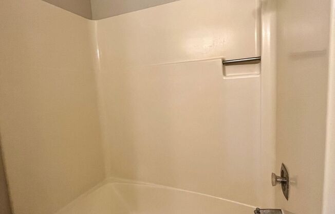 1 bed, 1 bath, $1,200, Unit 27