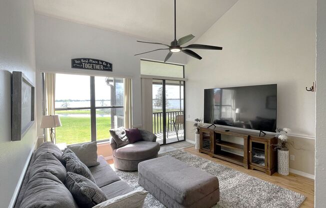 2/2 Winterset FULLY FURNISHED Townhome!