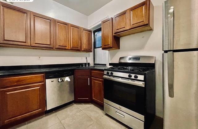 4 beds, 2 baths, $4,100, Unit 2