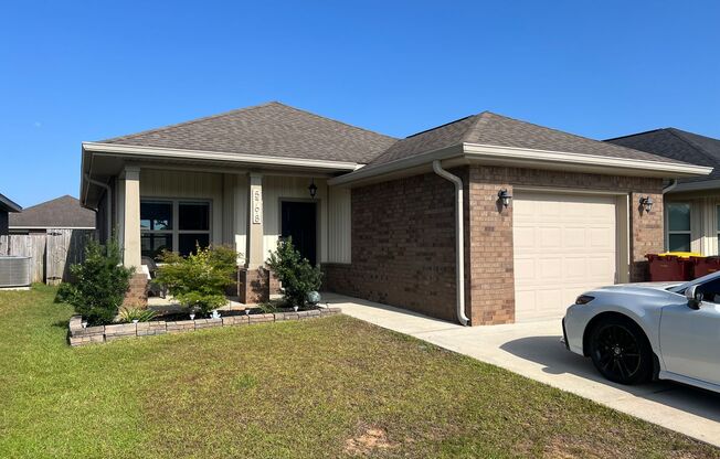 Beautiful 3 Bedroom, 2 Bath Pace Home available !!
