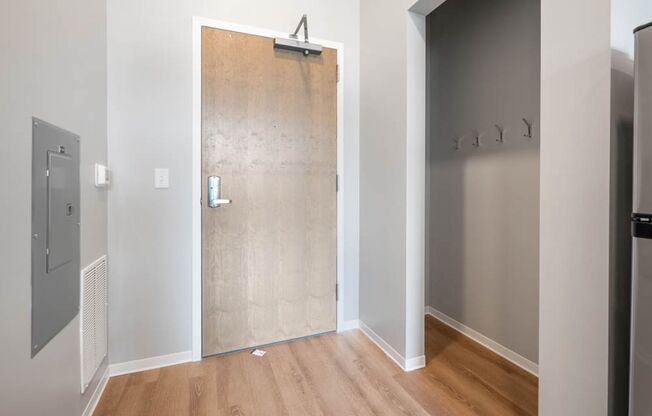 Studio, 1 bath, 390 sqft, $1,075, Unit 2422
