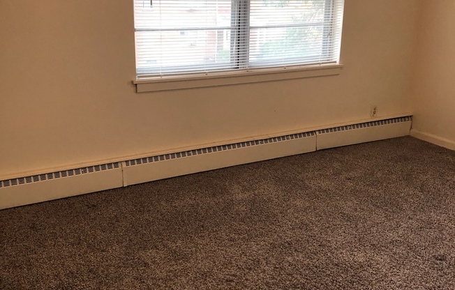 2 beds, 1 bath, 695 sqft, $725, Unit 1500-303