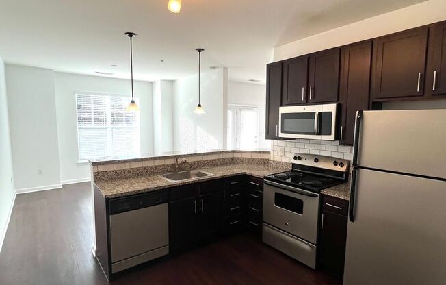Studio, 1 bath, 637 sqft, $1,566, Unit 308