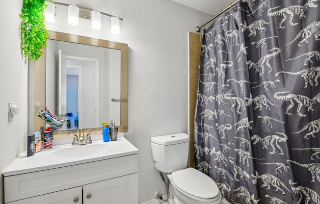 3 beds, 2 baths, 1,300 sqft, $1,800