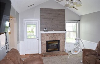 1116 CHERRYTREE LN