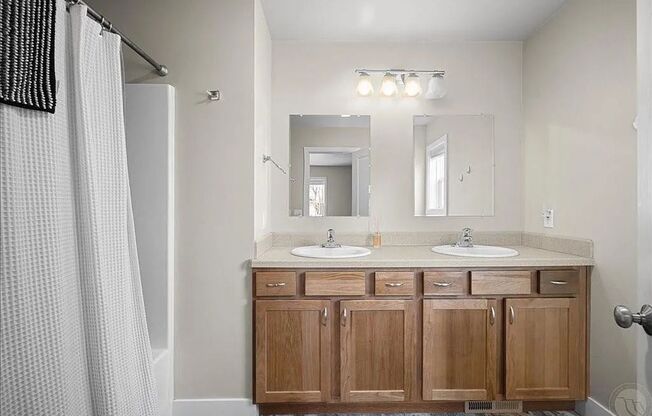 Spacious 3BR/2.5BA Furnished Townhome | Pet-Friendly with Large Fenced Yard & Ample Parking