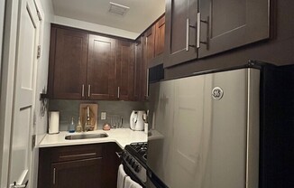 238 E 24 ST