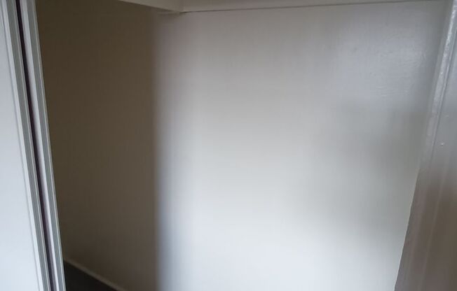 1 bed, 1 bath, $1,300, Unit 2501-15
