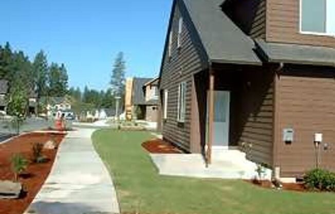 2 Bed/1.5 Bath Townhome Near the Old Mill