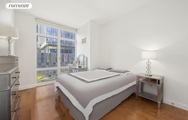 1 bed, 1 bath, 740 sqft, $5,600, Unit 5C