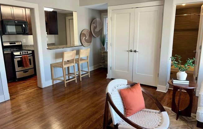 1 bed, 1 bath, 682 sqft, $1,075, Unit F-315